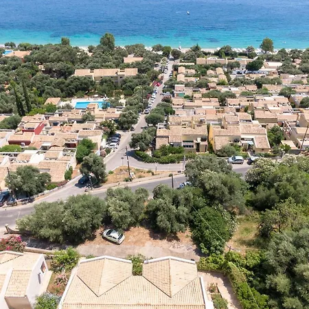 Beach Two Bedroom Maisonette With Sea View בית נופש *