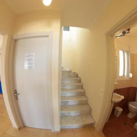 Beach Two Bedroom Maisonette With Sea View * בארבאטי