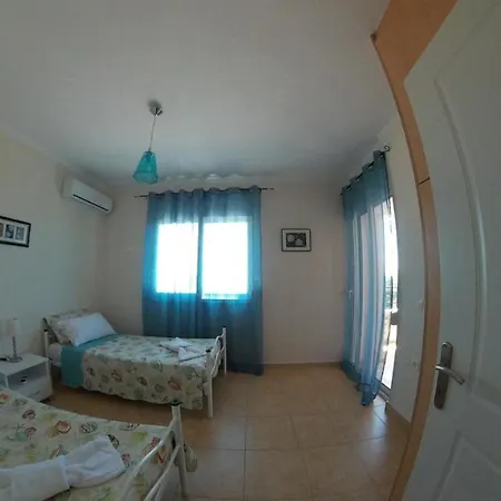 Beach Two Bedroom Maisonette With Sea View בית נופש
