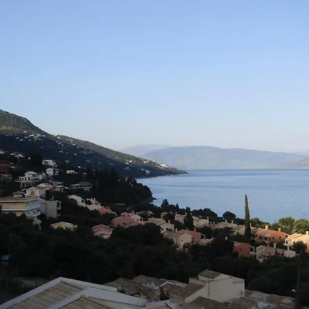בית נופש Beach Two Bedroom Maisonette With Sea View בארבאטי