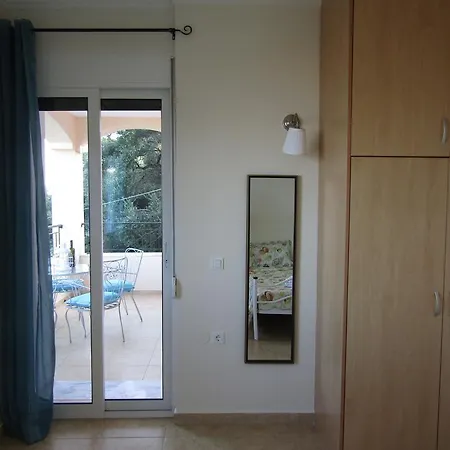 Beach Two Bedroom Maisonette With Sea View בית נופש *