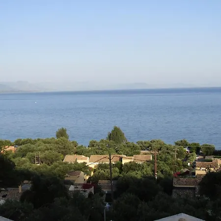 בית נופש Beach Two Bedroom Maisonette With Sea View בארבאטי