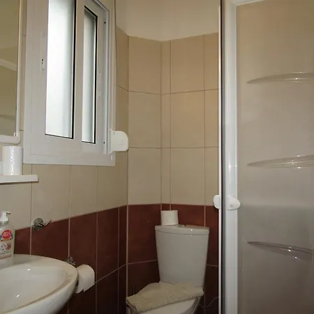 בית נופש Beach Two Bedroom Maisonette With Sea View בארבאטי
