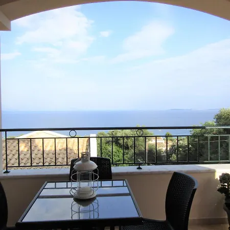 Beach Two Bedroom Maisonette With Sea View *